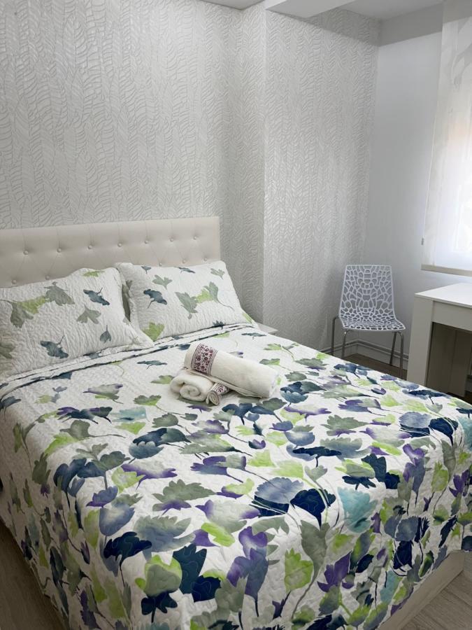 Apartamentos C&E Haro Ngoại thất bức ảnh